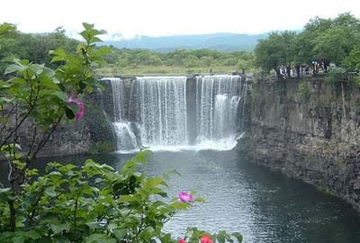 吊水楼瀑布风景