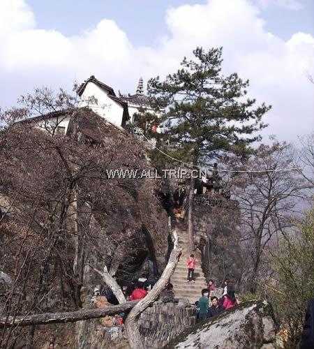 宁陕毛楚雄纪念碑 