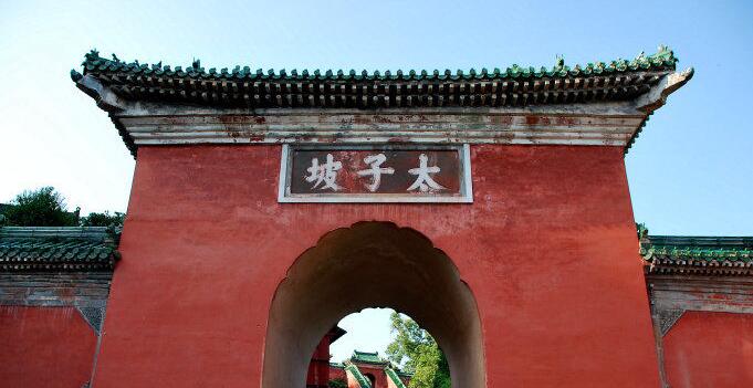 湖北神农架旅游  南京出发到逛武汉、登武当、探神农双动六日游