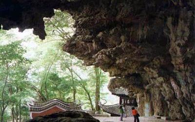 黄平飞云崖