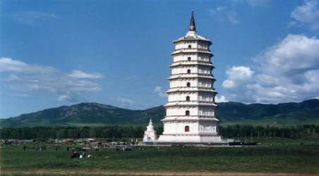 赤峰旅游 景点 庆州白塔  分享到: 所属地区: 内蒙古省 赤峰市&